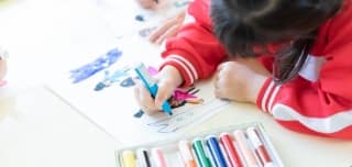 専任の先生と一緒に楽しみながら学ぶ!